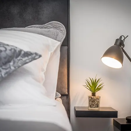 Sirius Luxury سبليت