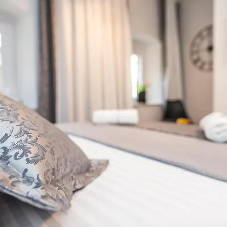 Sirius Luxury بيت ضيافة