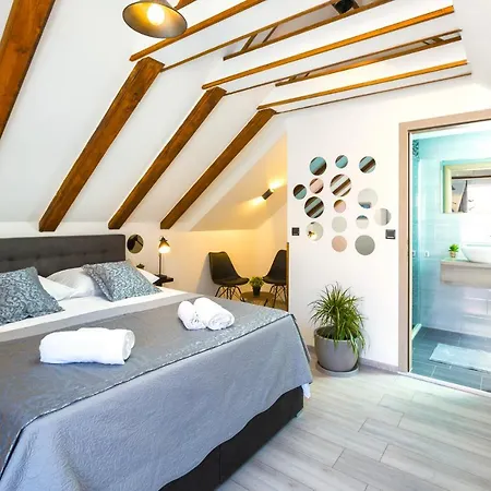 Sirius Luxury بيت ضيافة 4*
